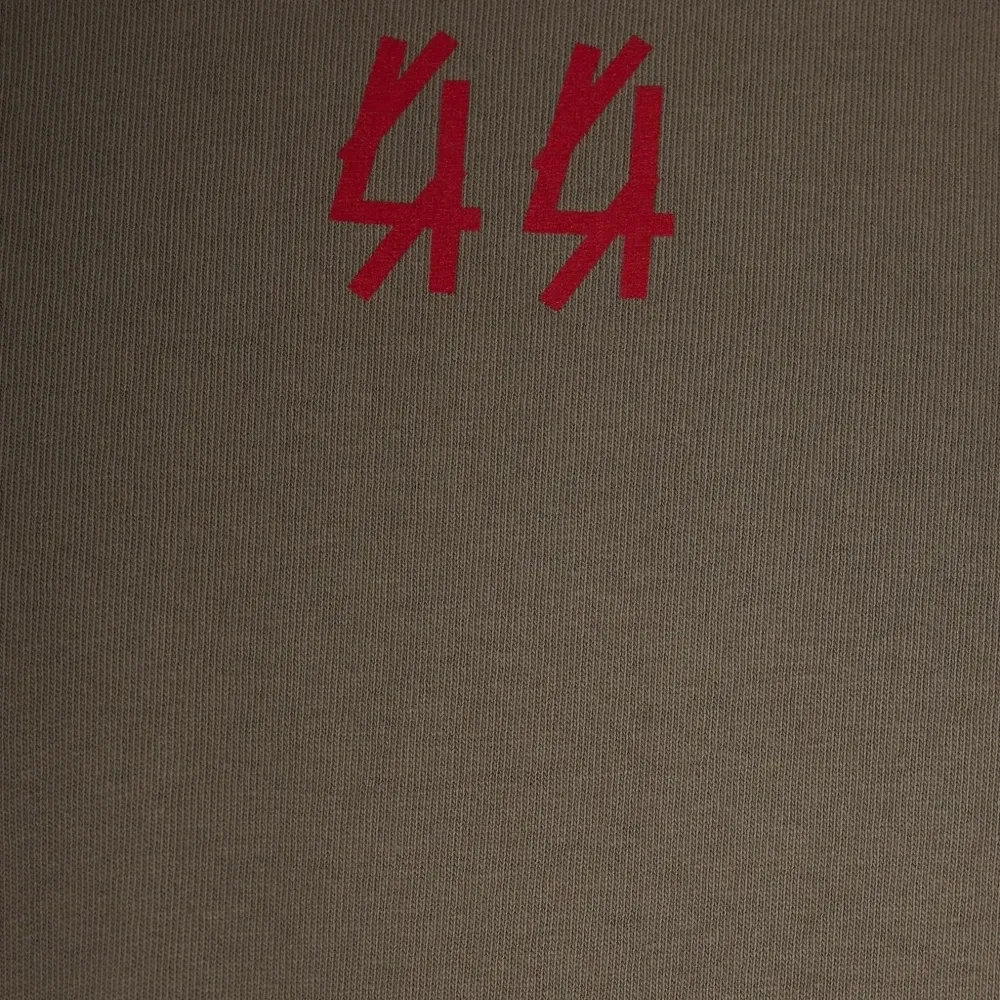 Футболка с графическим принтом Футболка с графическим принтом