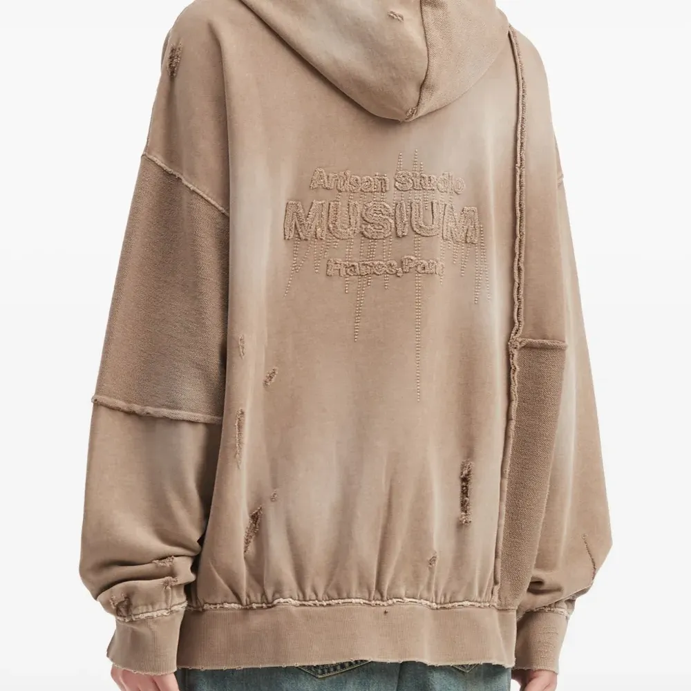 Худи с эффектом потертости и панелями