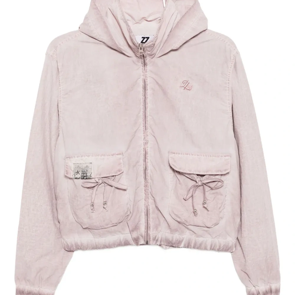 Куртка с вышитым логотипом