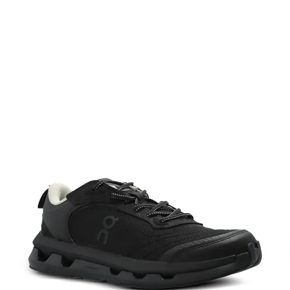 Кроссовки с логотипом