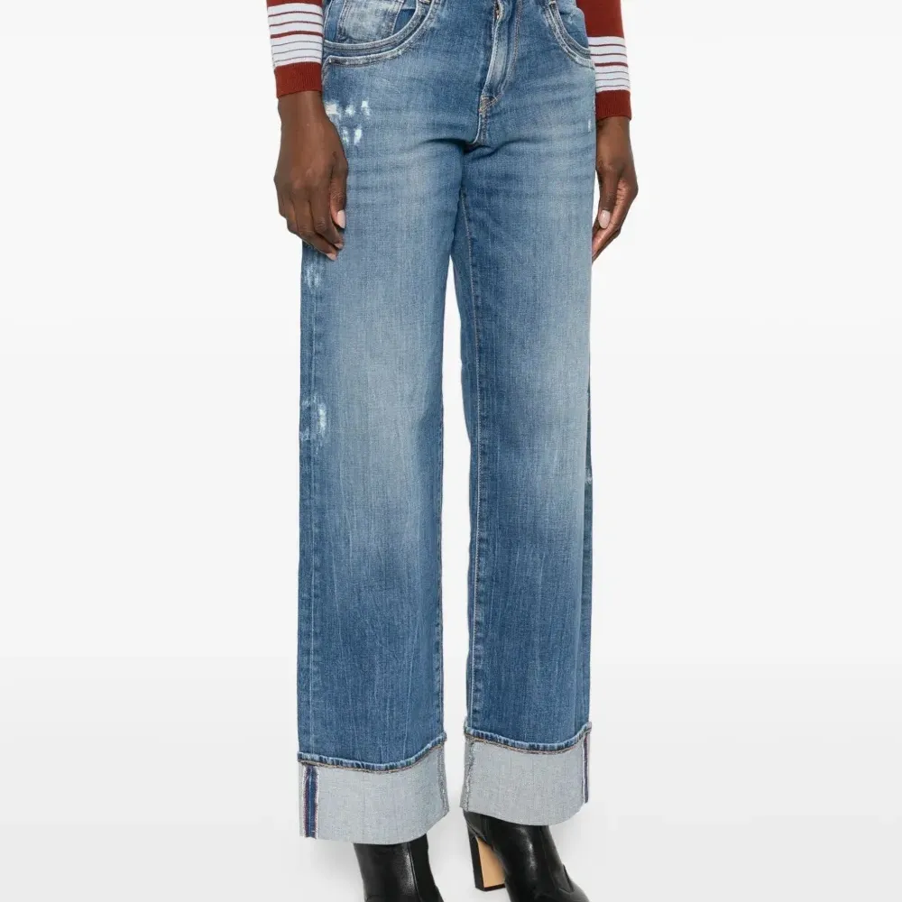 Джинсы прямого кроя с отворотами