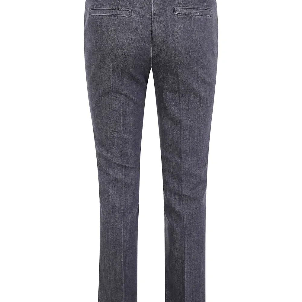 Джинсы с заутюженными стрелками