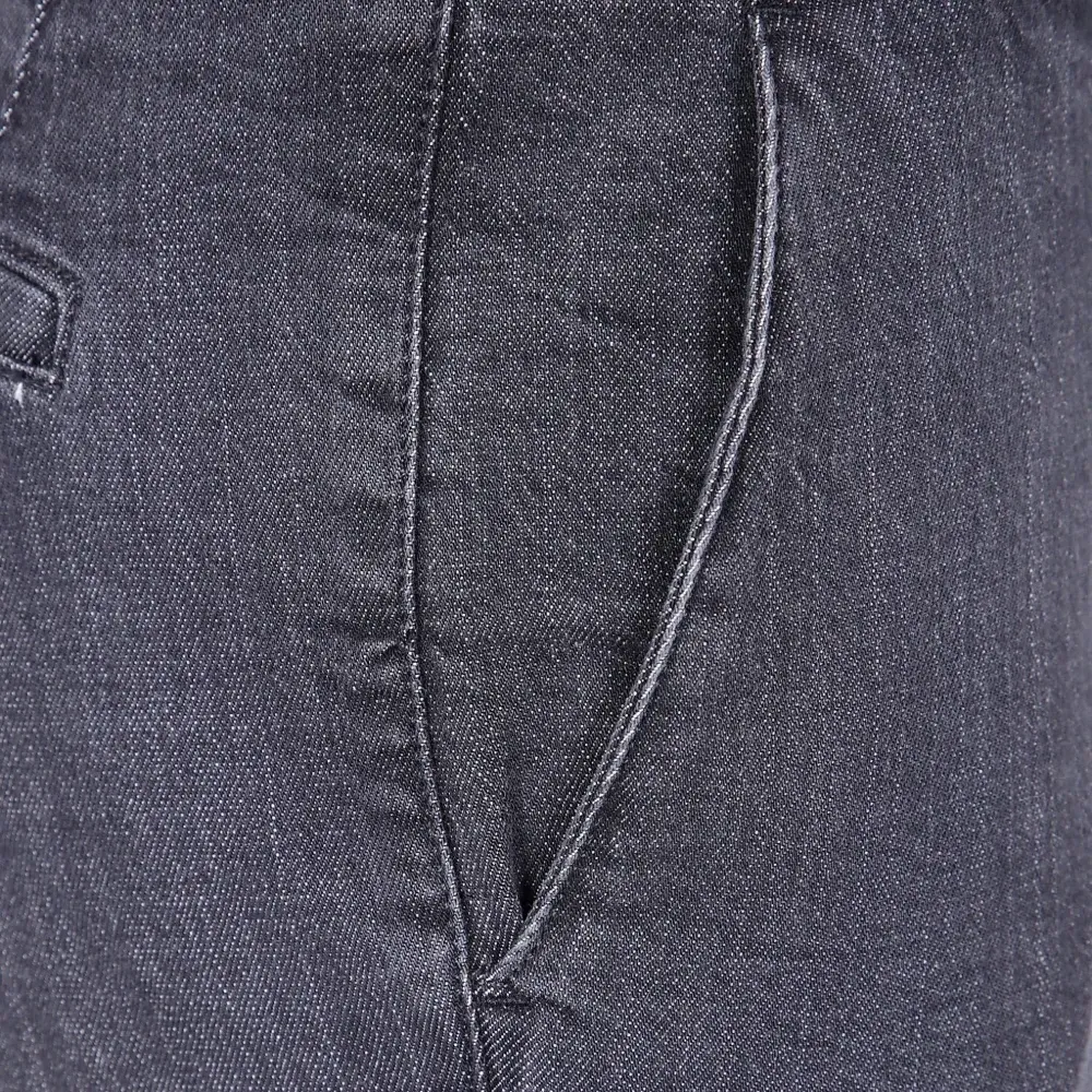 Джинсы с заутюженными стрелками