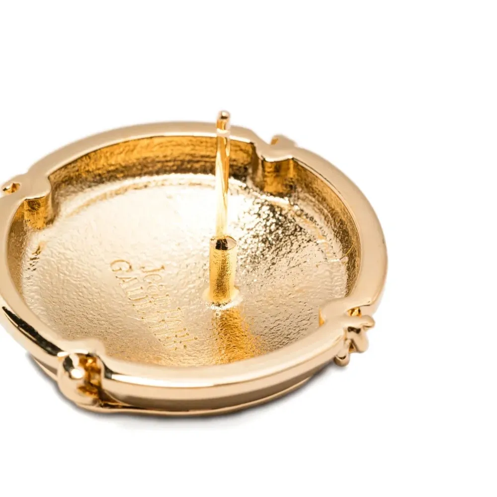 Серьги с логотипом