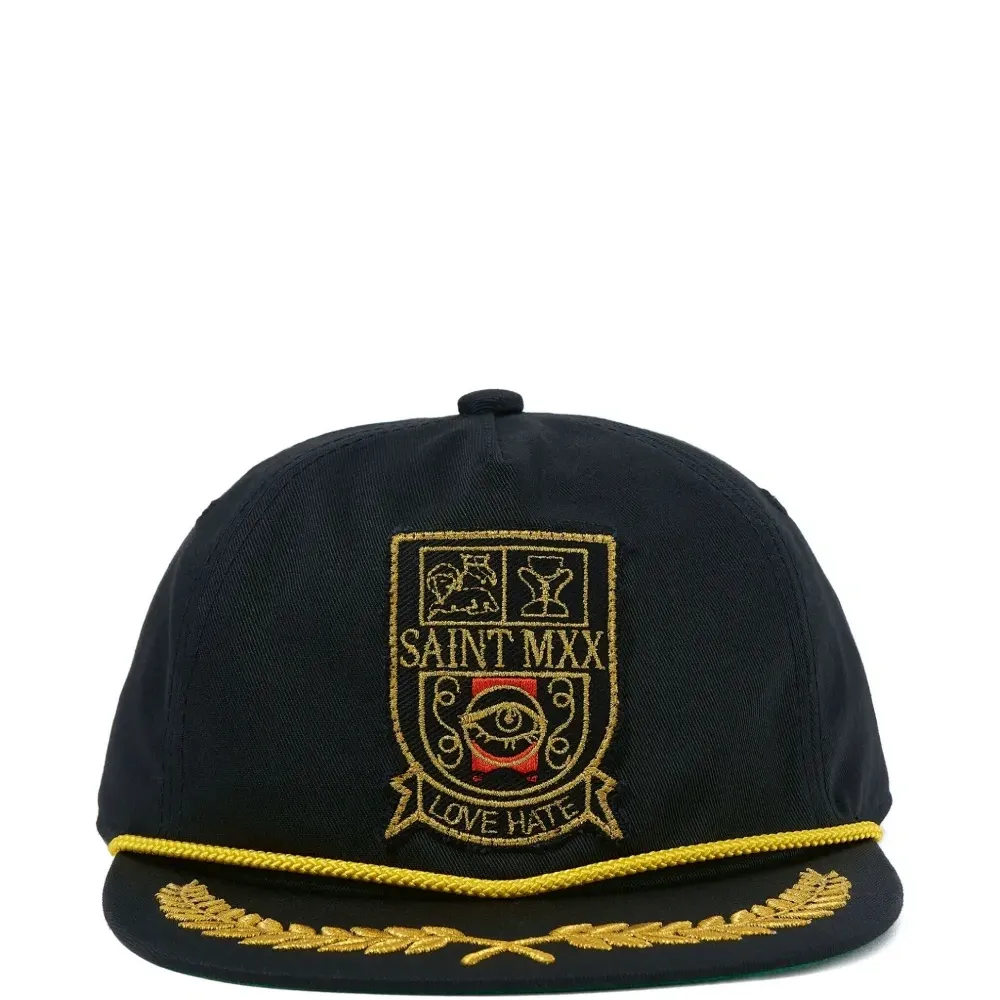 Кепка с вышитым логотипом Кепка с вышитым логотипом