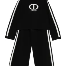 Спортивный костюм с логотипом Спортивный костюм с логотипом