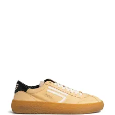 Кроссовки на шнуровке