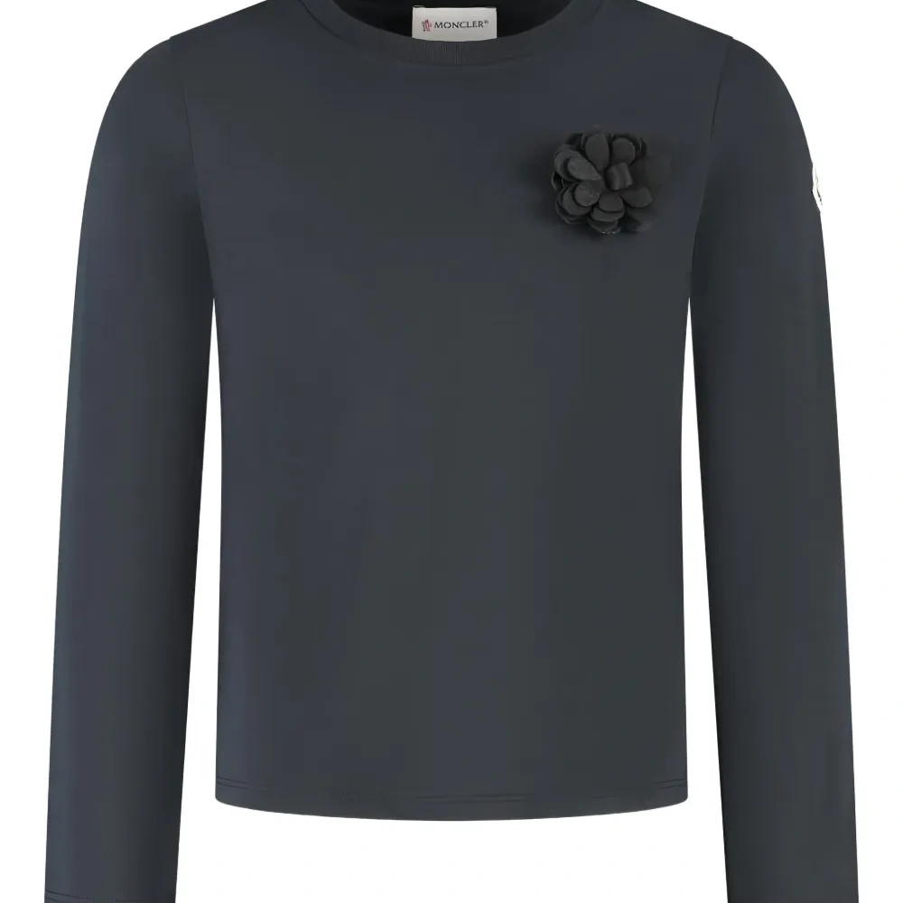 Футболка с цветочными аппликациями