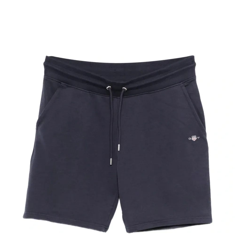 Спортивные шорты на завязках