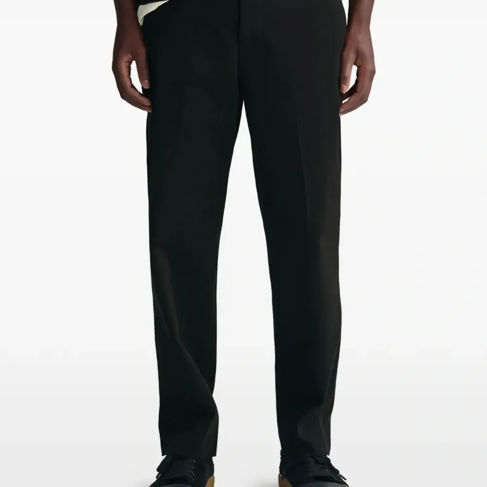 Брюки на пуговицах