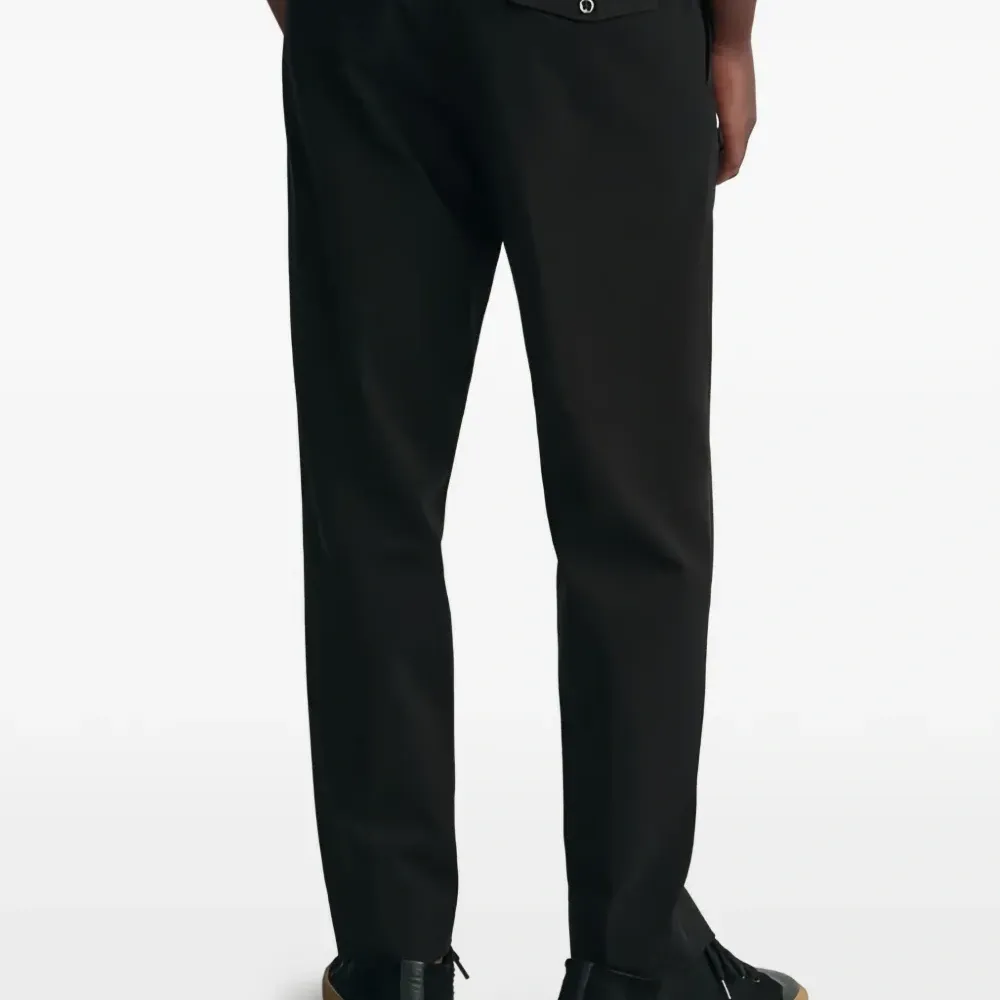 Брюки на пуговицах