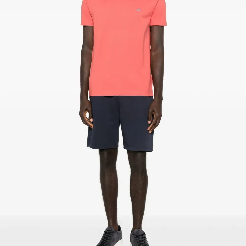 Футболка с короткими рукавами и логотипом