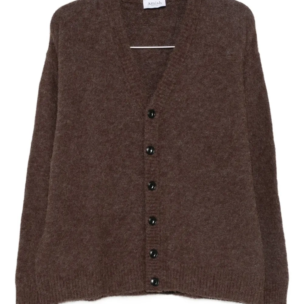 Кардиган на пуговицах с V-образным вырезом