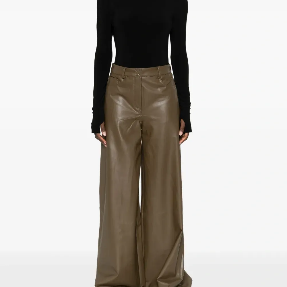 Боди с длинными рукавами и воротником-стойкой