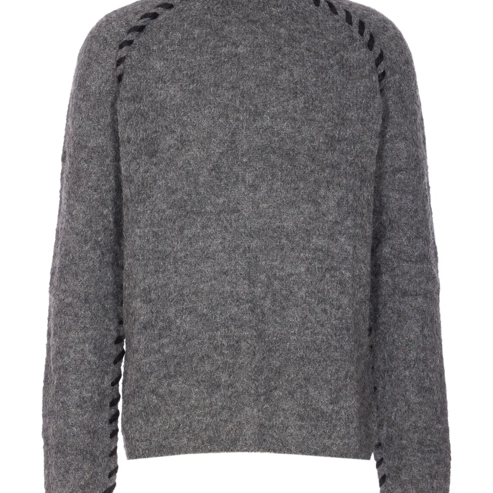 Свитер с высоким воротом