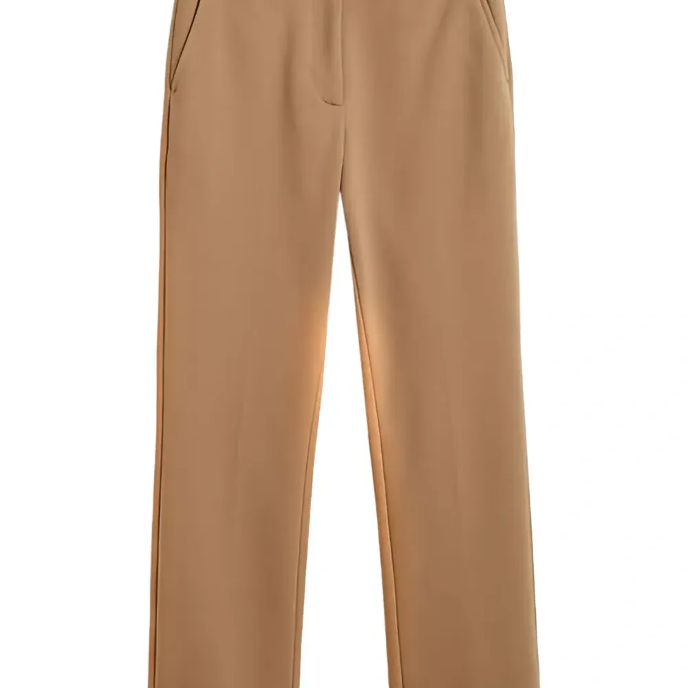 Брюки с карманами и потайной застёжкой