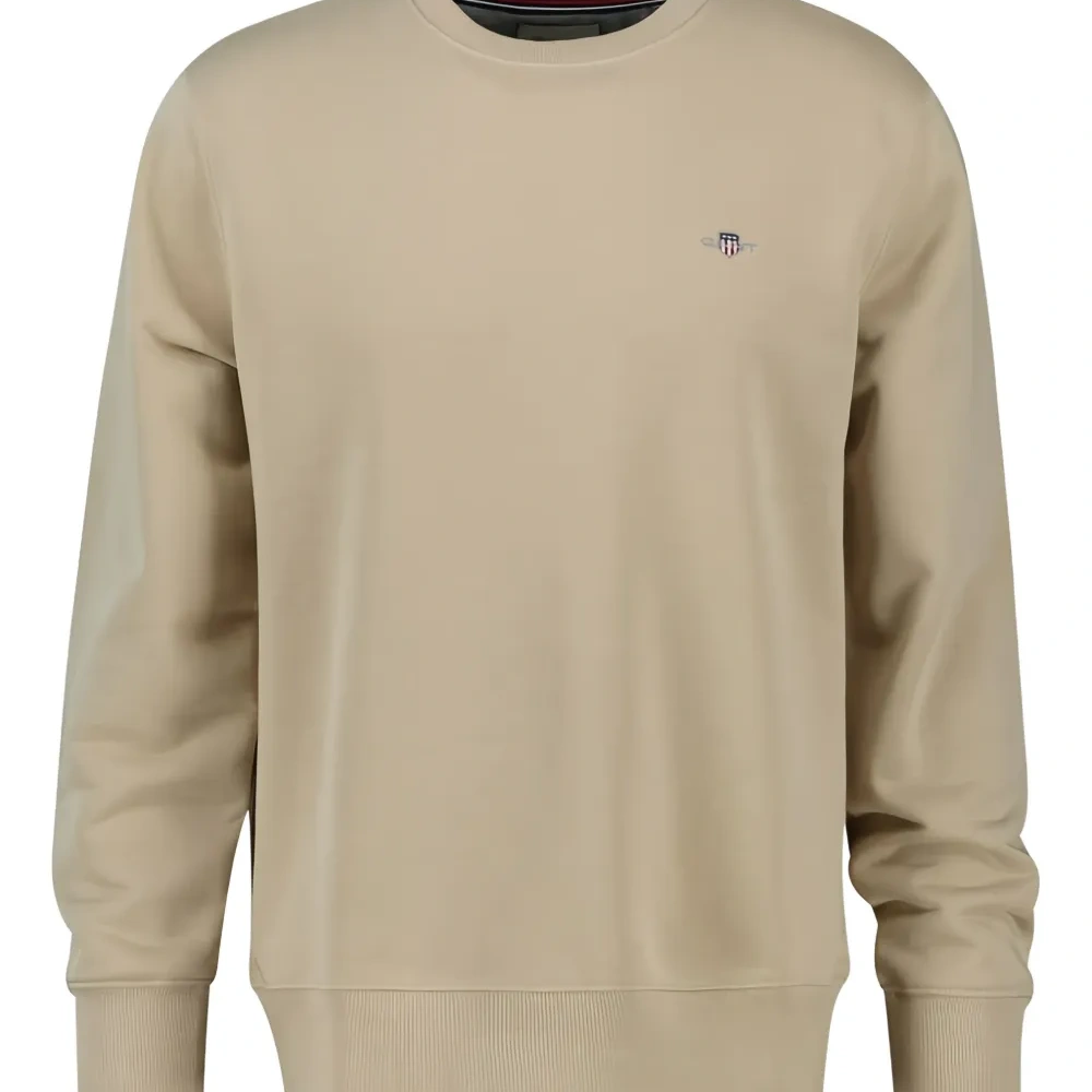 Свитшот с вышитым логотипом и круглым вырезом