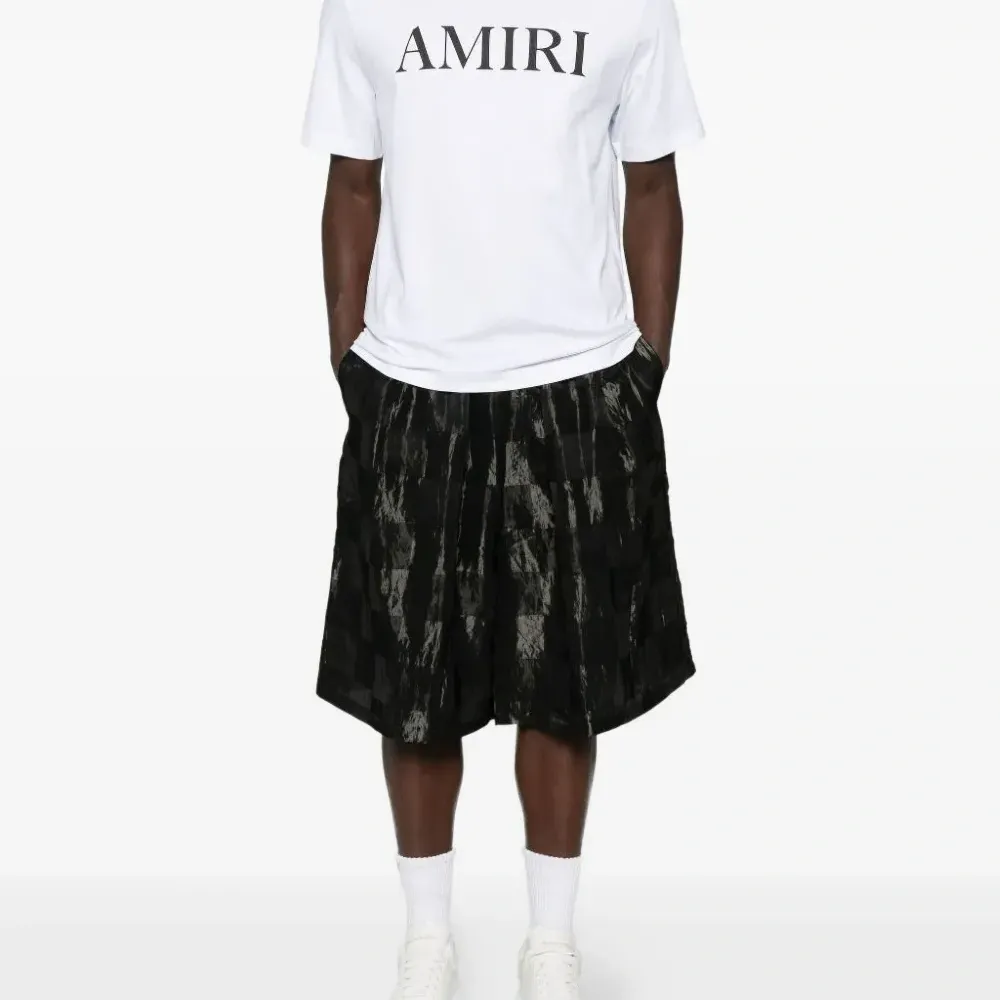 Футболка с логотипом