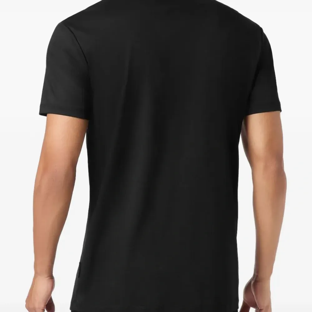 Футболка с логотипом на табличке