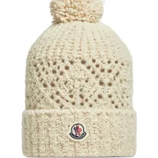 Шапка-бини с нашивкой-логотипом Шапка-бини с нашивкой-логотипом