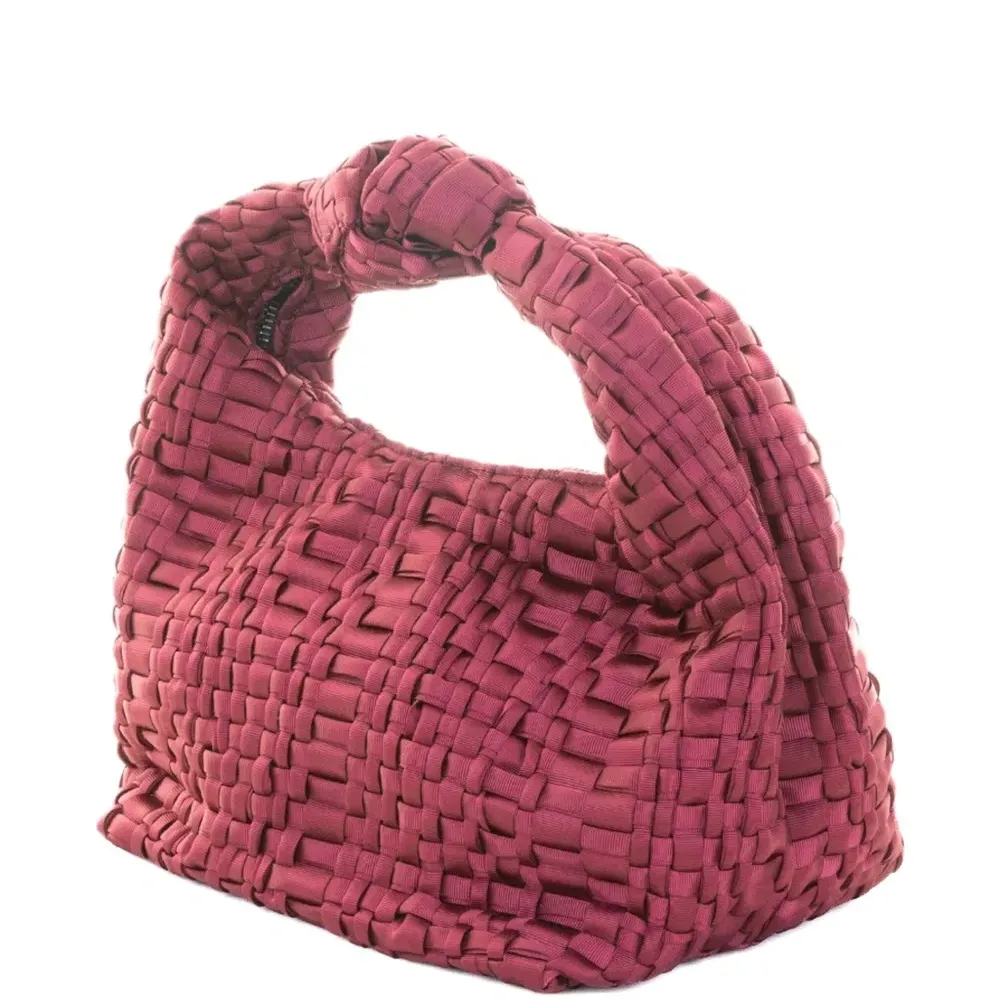 Мини-сумка Datolite с плетёной текстурой на плечо