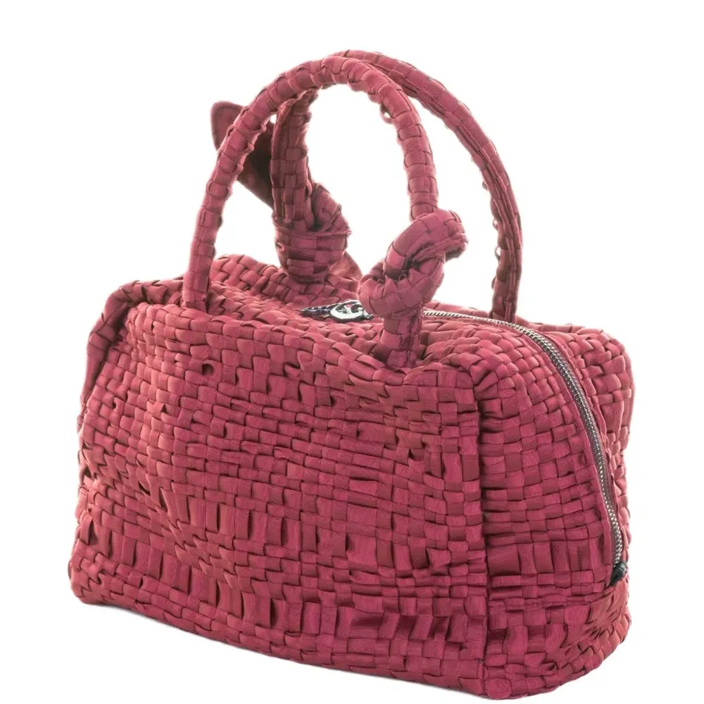 Текстурированная плетёная сумка-тоут с бантом