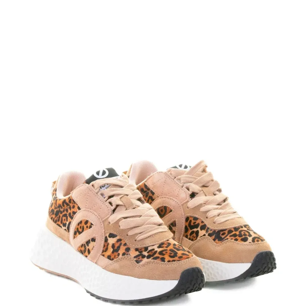 Кроссовки на шнуровке с леопардовым принтом Кроссовки на шнуровке с леопардовым принтом