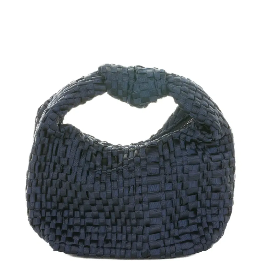 Мини-сумка Datolite с плетёной текстурой на плечо