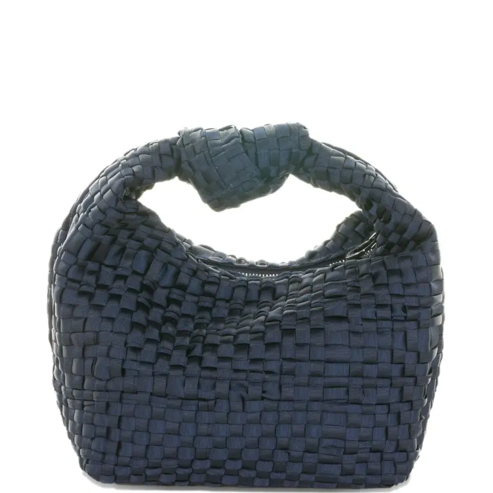 Мини-сумка Datolite с плетёной текстурой на плечо