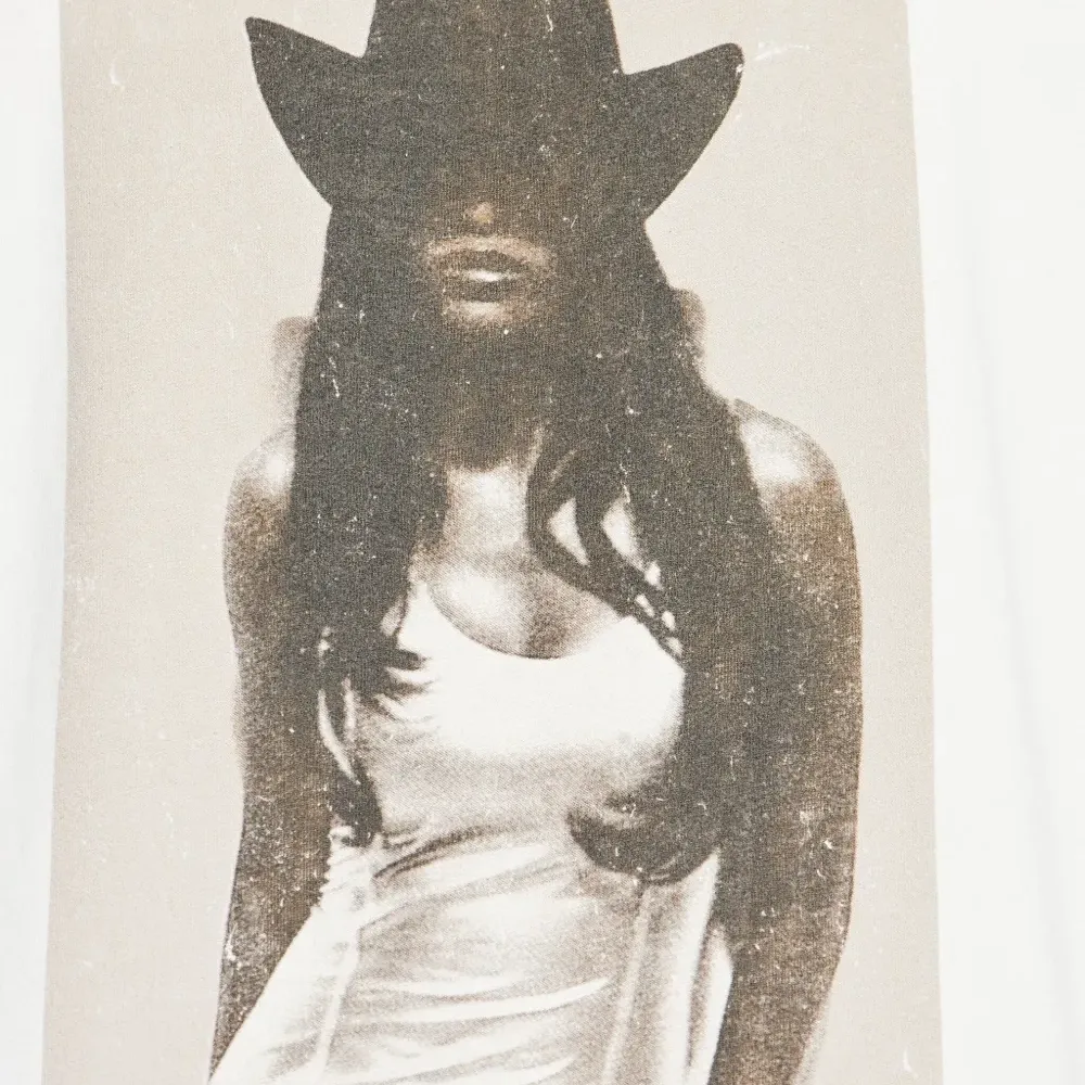 Футболка с графическим принтом