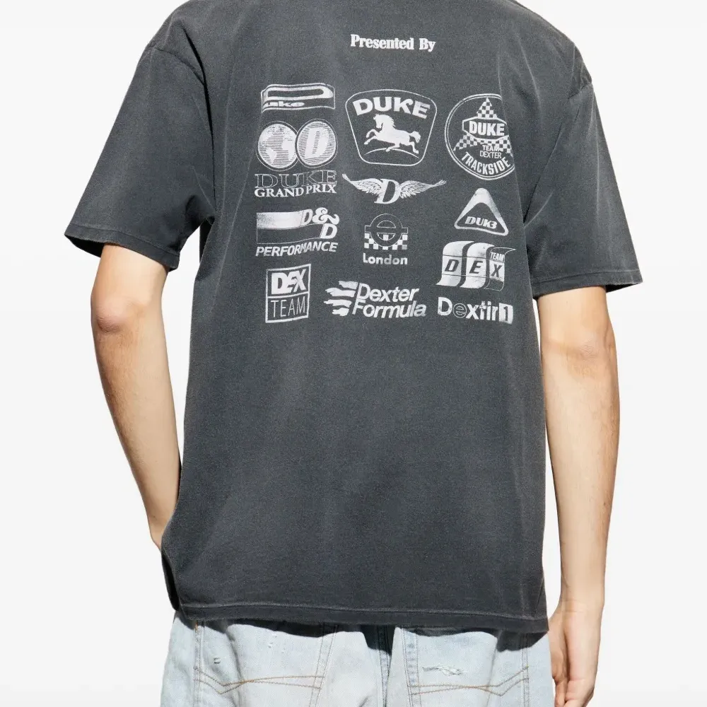 Футболка с графическим принтом