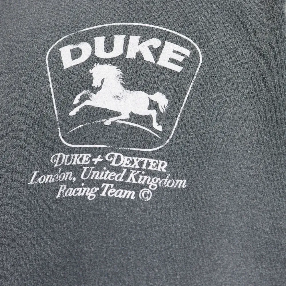 Футболка с графическим принтом