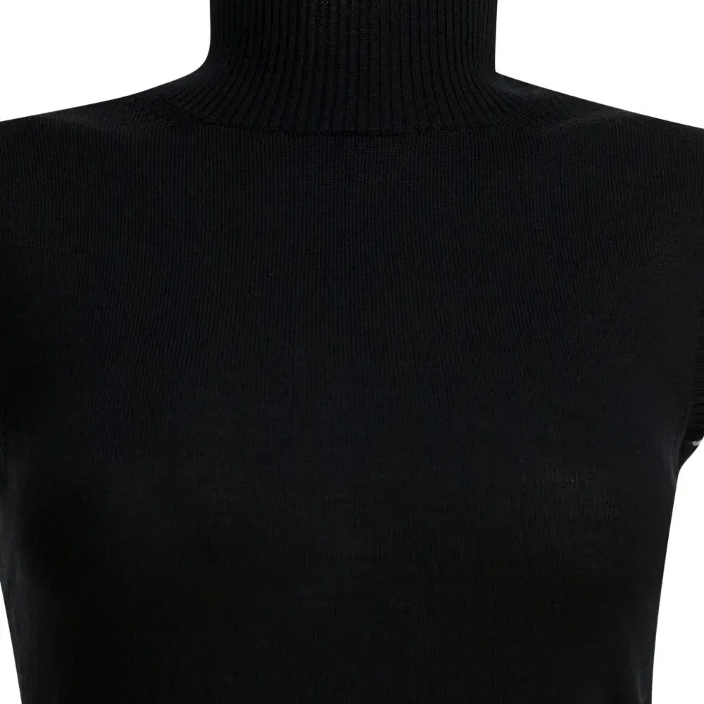 Безрукавка с воротником-гольф