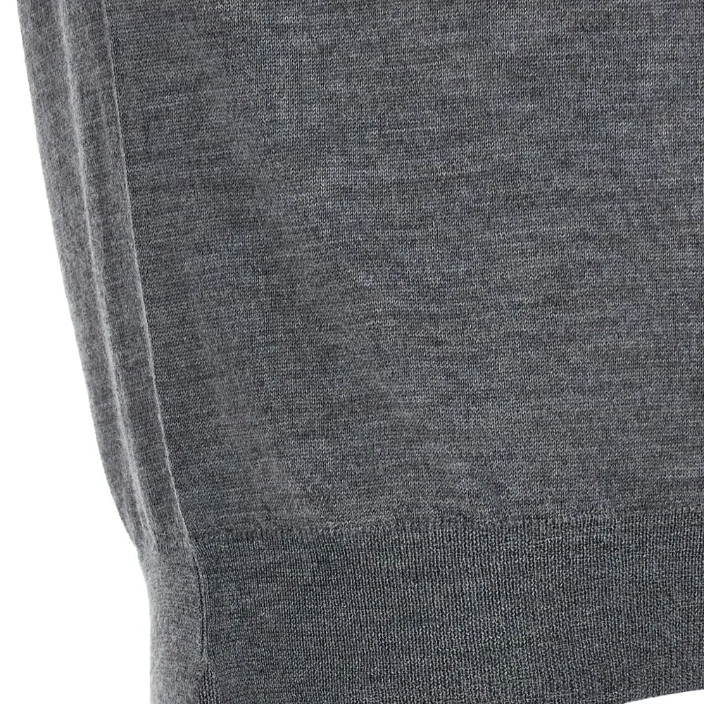 Футболка с длинными рукавами и круглым вырезом