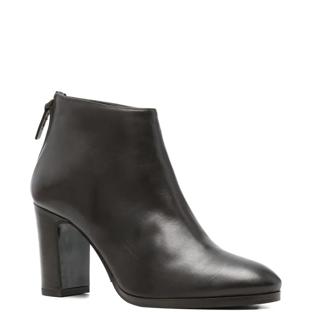 Кожаные ботильоны на молнии Кожаные ботильоны на молнии