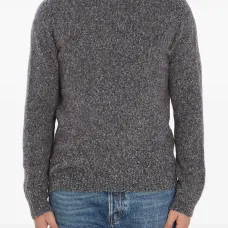 Вязаный свитер с круглым вырезом