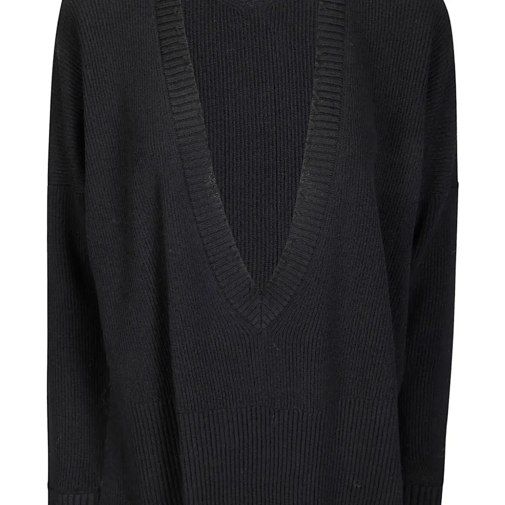 Свитер с V-образным вырезом