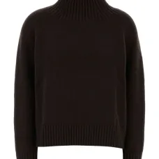 Свитер с воротником-гольф