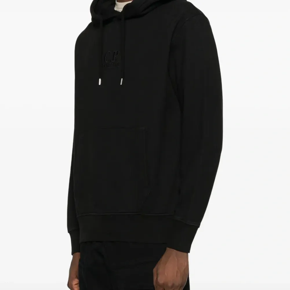 Худи с вышитым логотипом Худи с вышитым логотипом