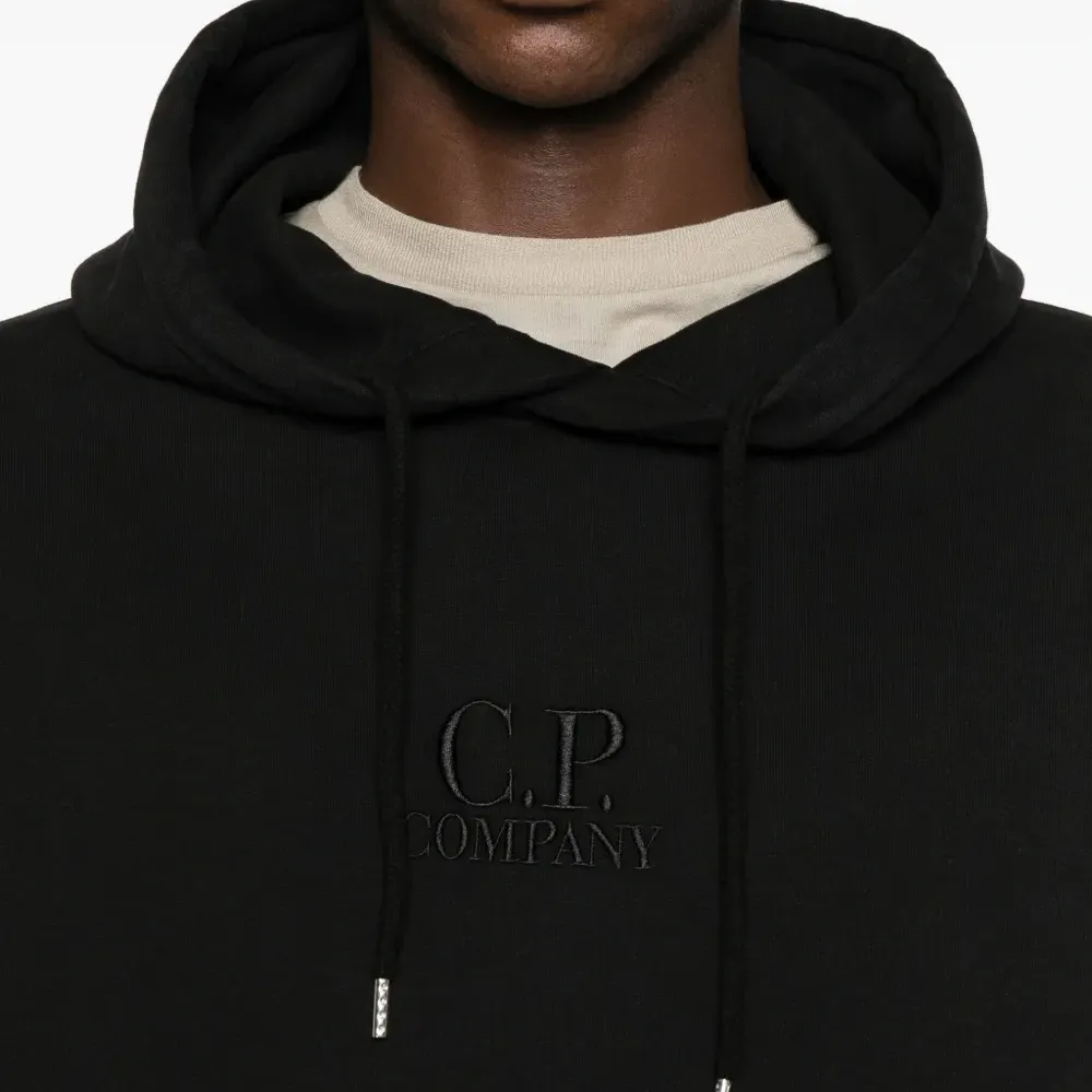 Худи с вышитым логотипом Худи с вышитым логотипом