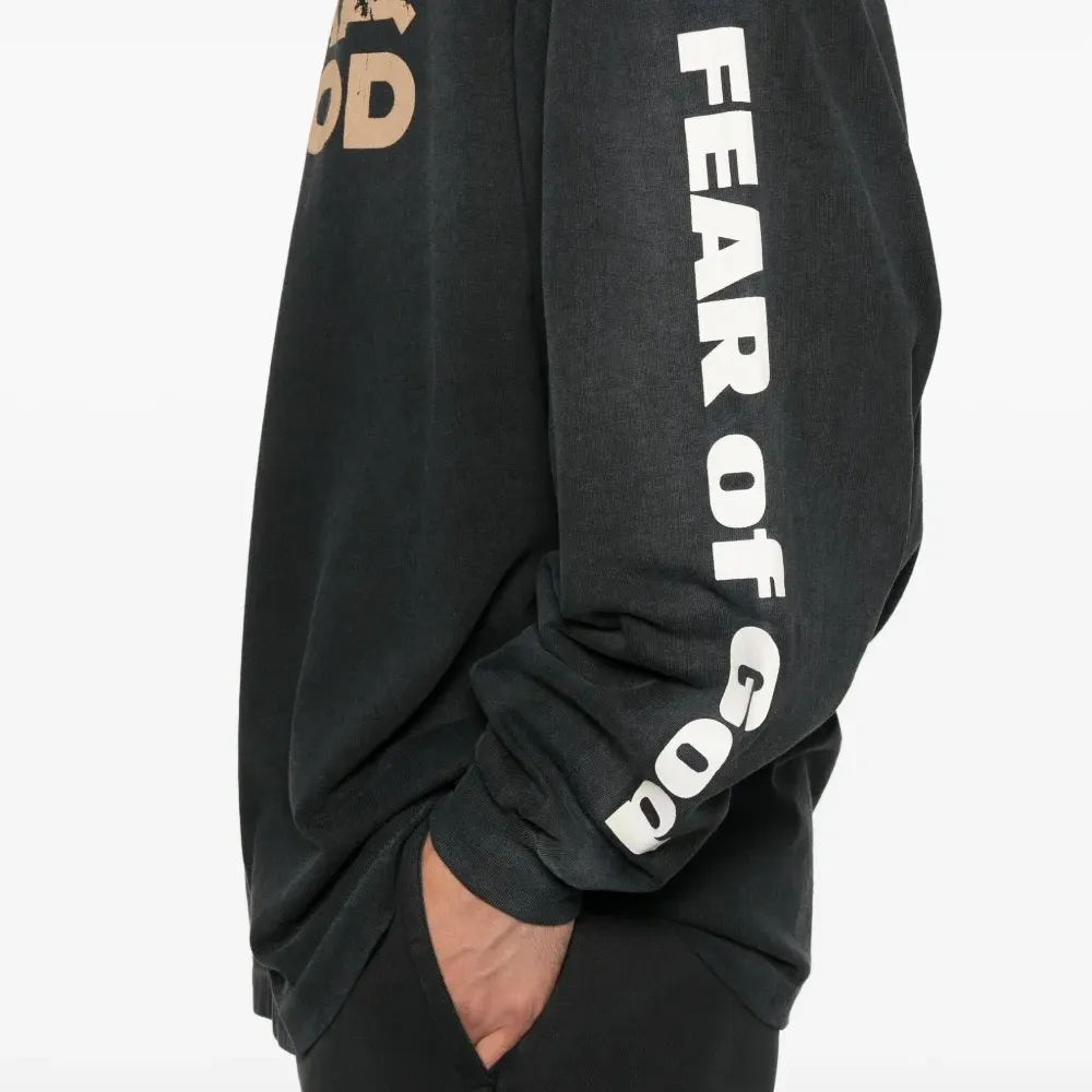 Футболка с длинными рукавами и логотипом