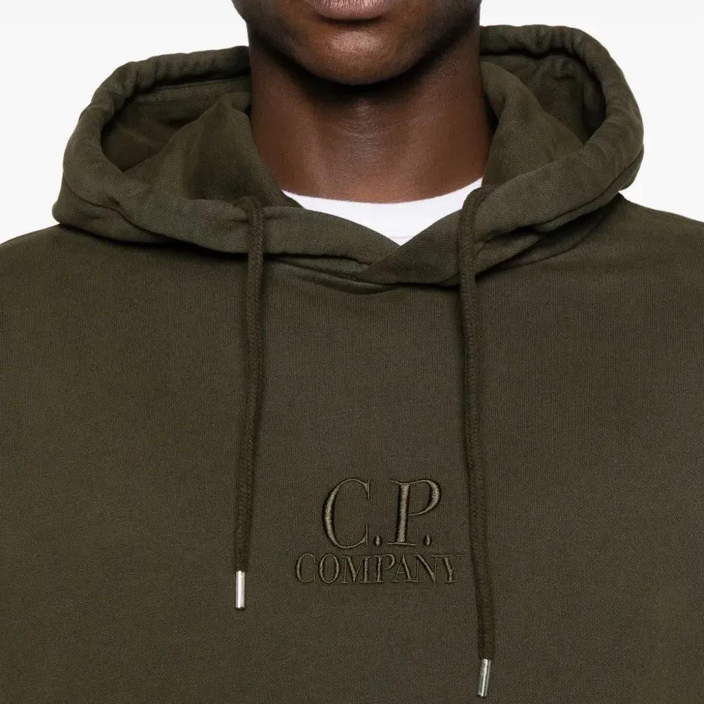 Худи с вышитым логотипом