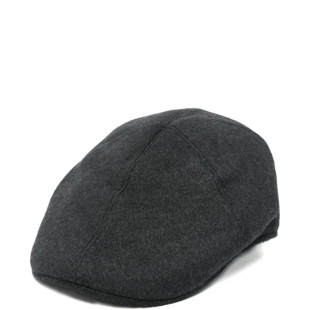 Берет с логотипом