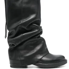 Ботильоны со сборками Ботильоны со сборками