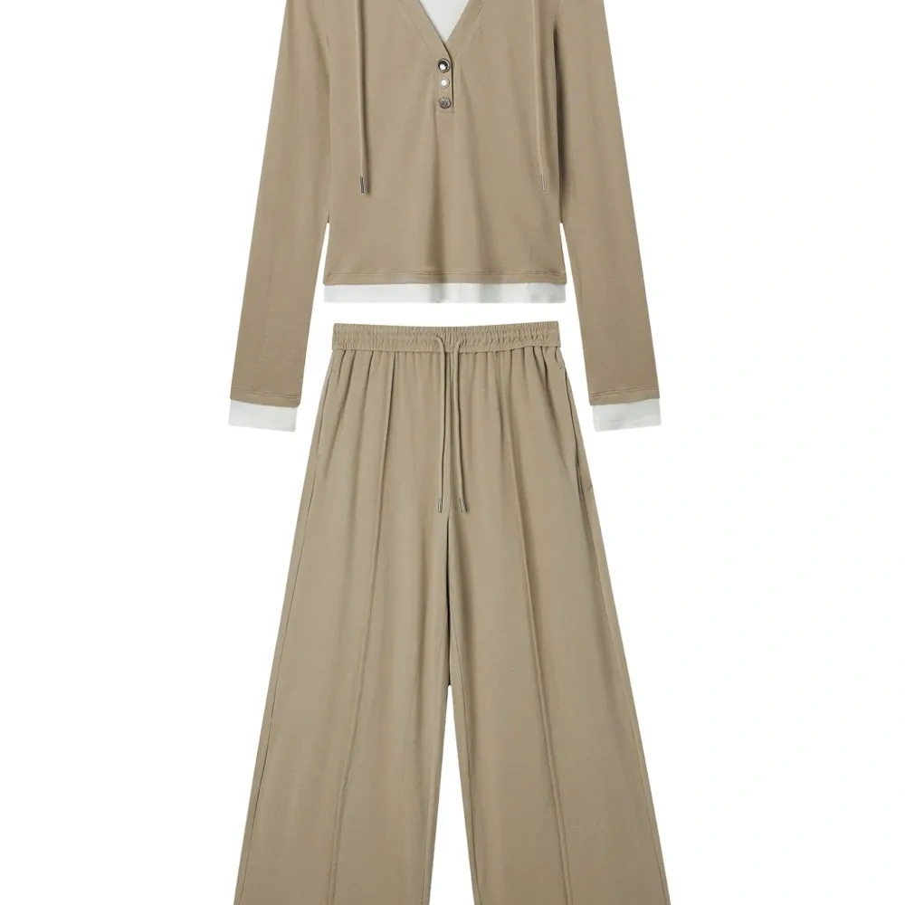 Комплект из брюк на шнурке и топа