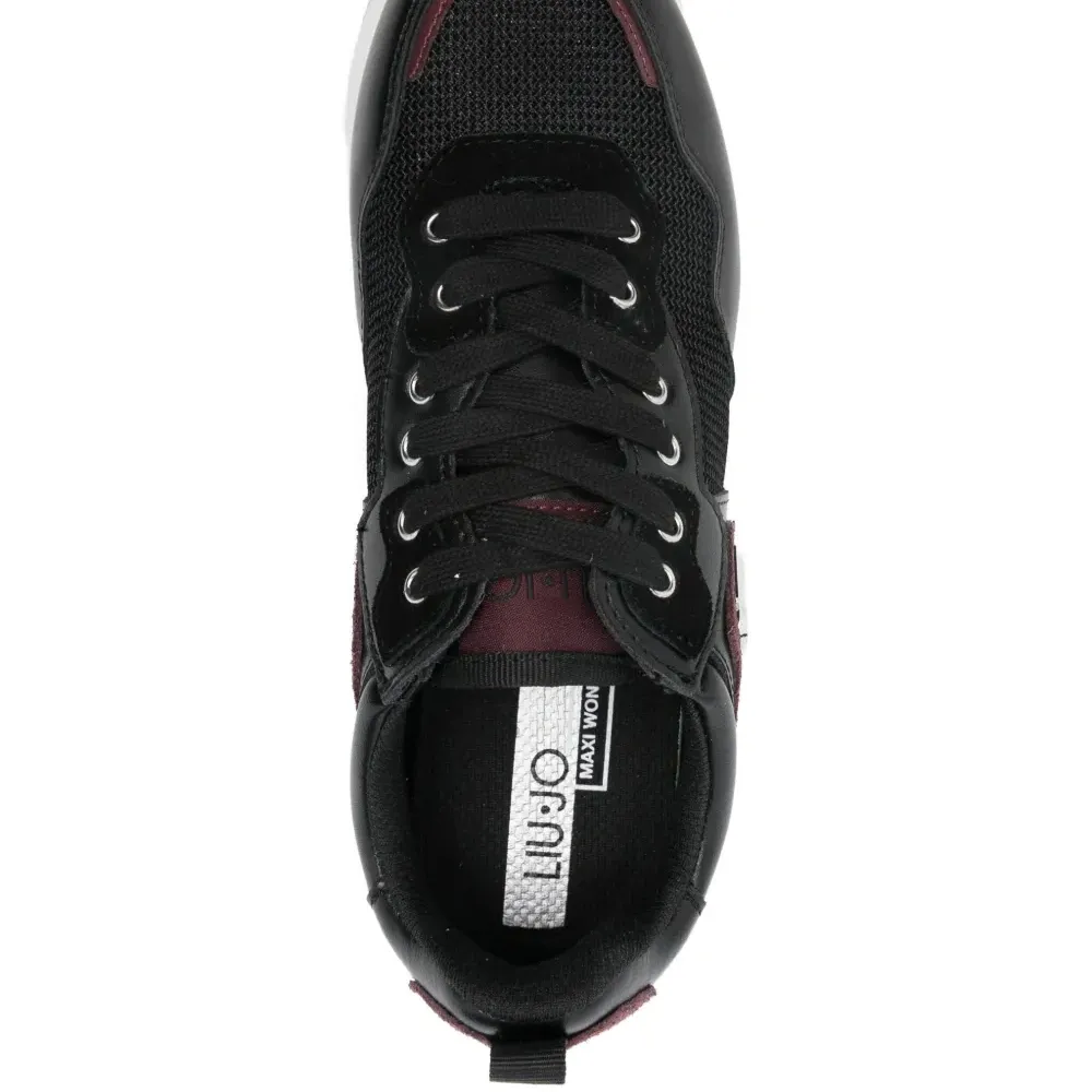 Кеды с логотипом-нашивкой