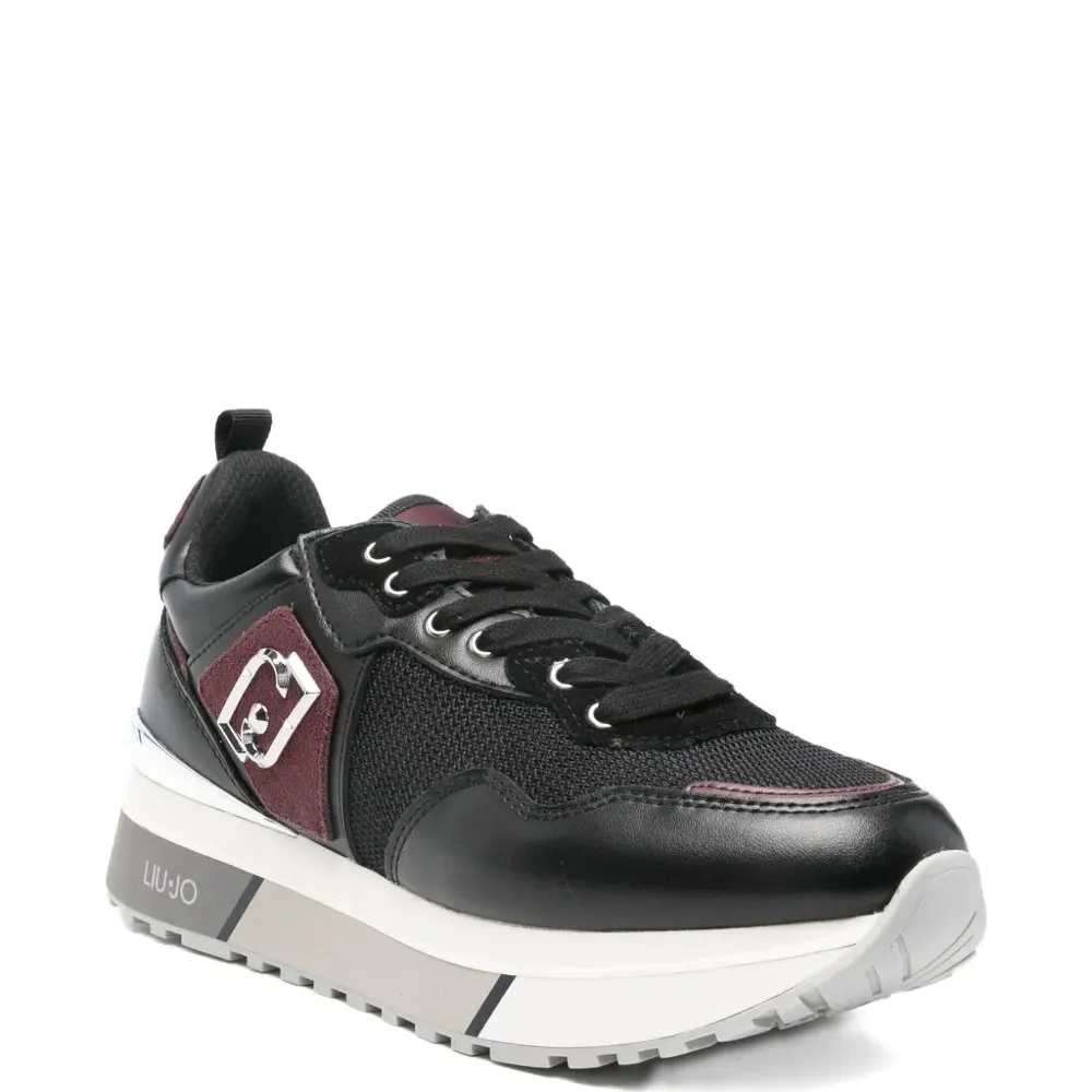 Кеды с логотипом-нашивкой