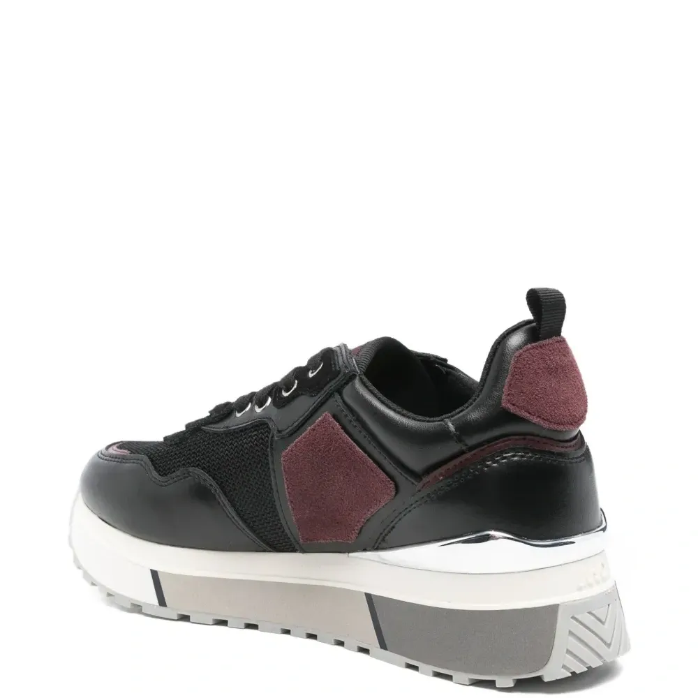 Кеды с логотипом-нашивкой