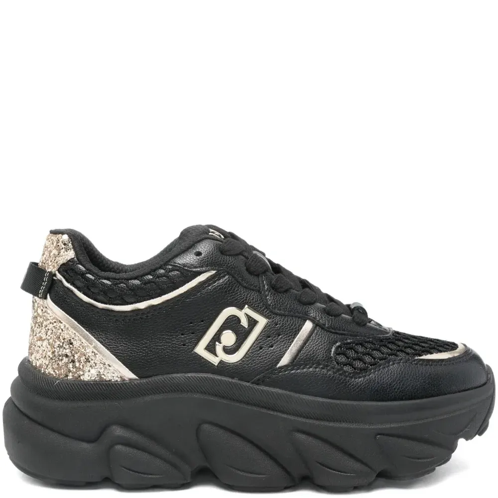 Кеды с логотипом-нашивкой