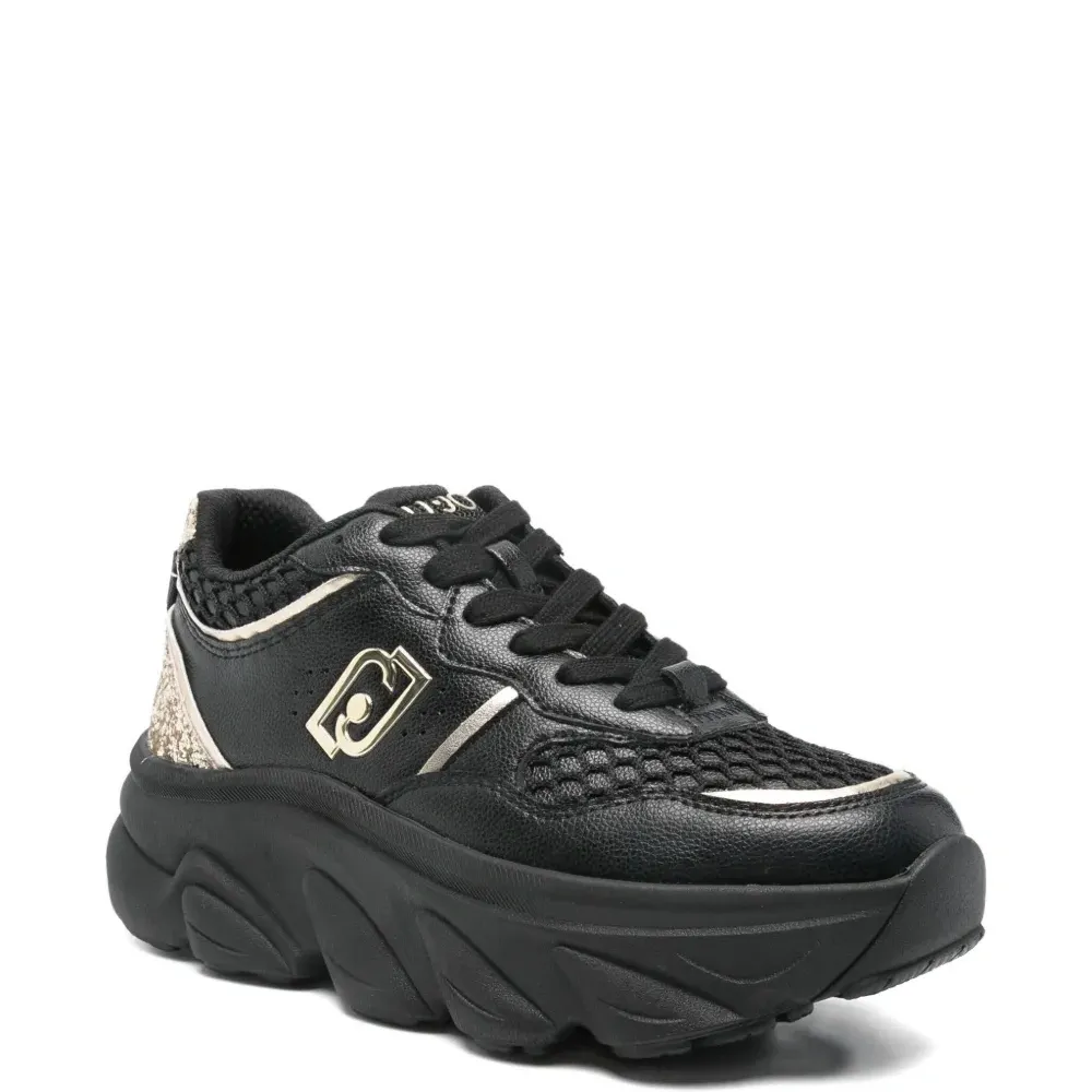 Кеды с логотипом-нашивкой